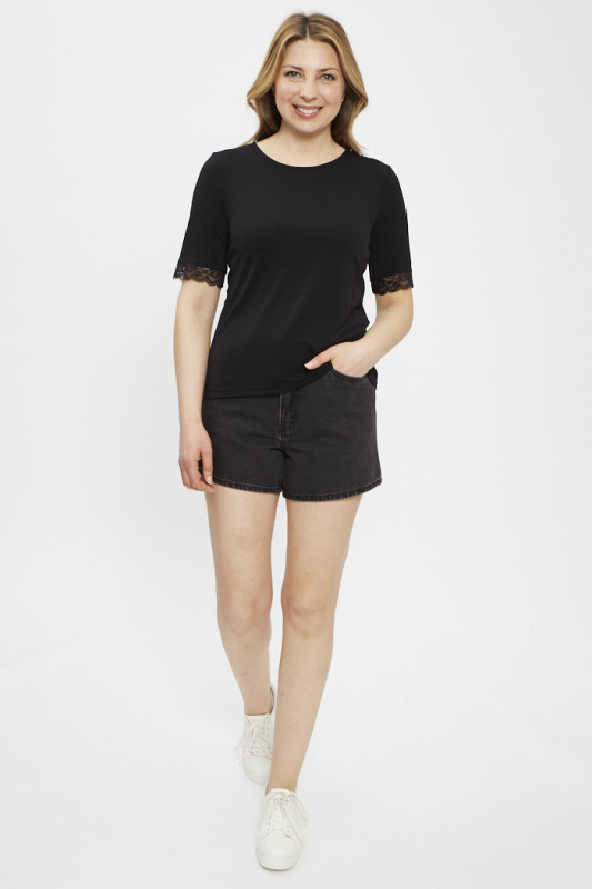 Blouse noire à dentelle JDY