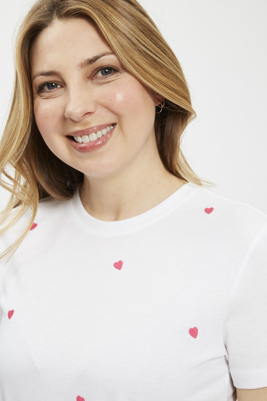 T-shirt blanc brodés coeurs femme Only