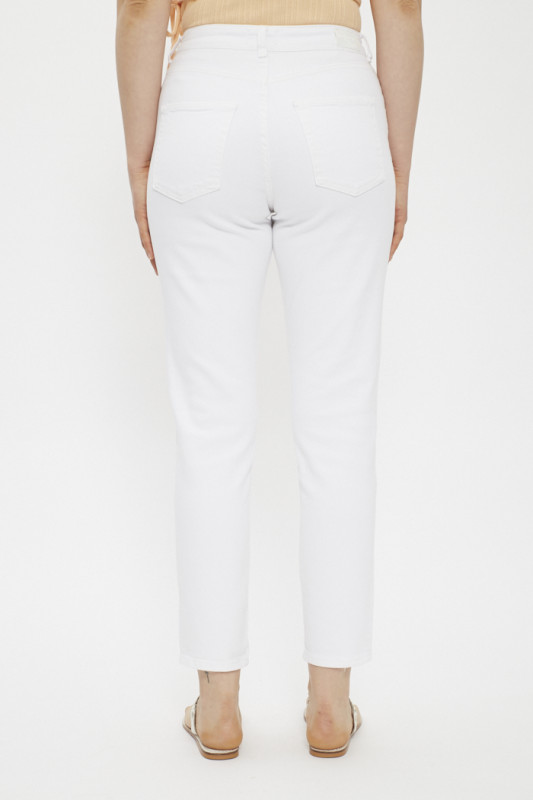 Jeans blanc coupe mom 5 poches