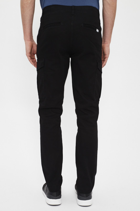 Chino cargo noir coton mélangé coupe slim