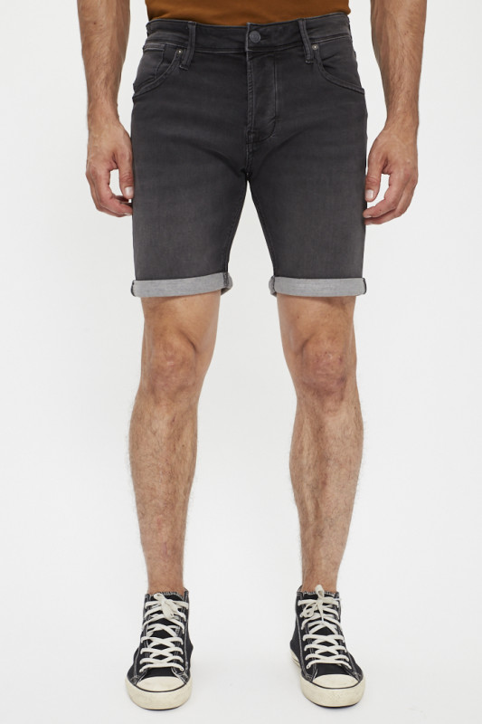 Short black denim délavé avec revers homme