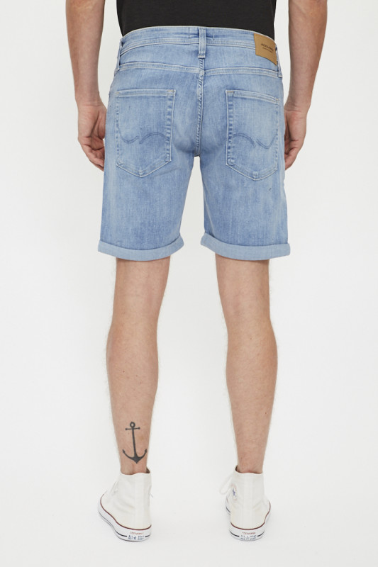 Short en jean pour homme