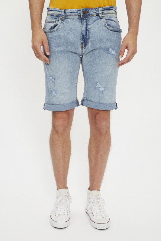 Short en jean délavé et usé