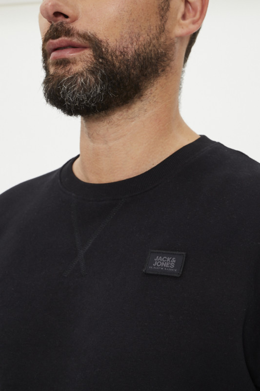 sweat noir ras du cou