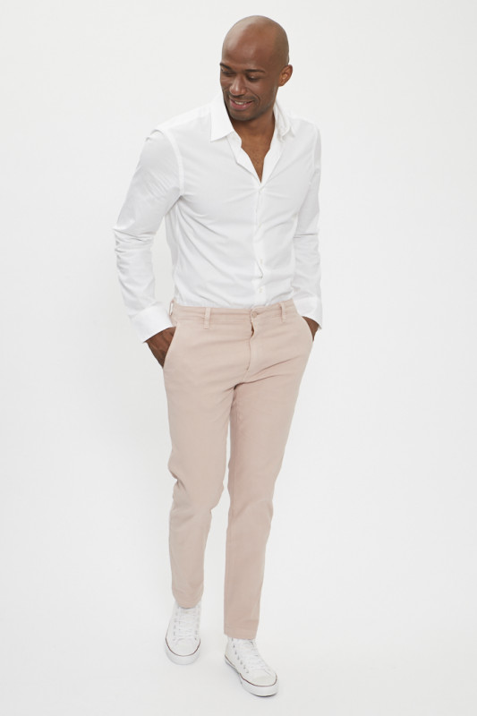 Pantalon chino fuselé rose homme levi's