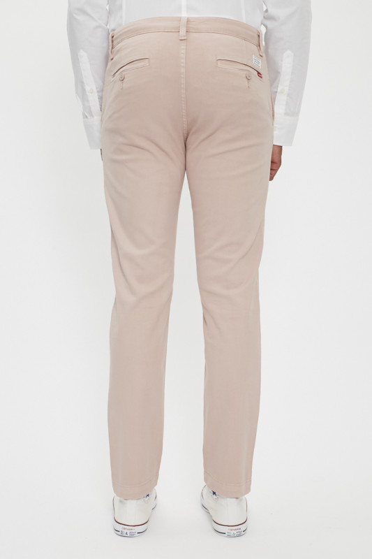 Pantalon chino fuselé rose