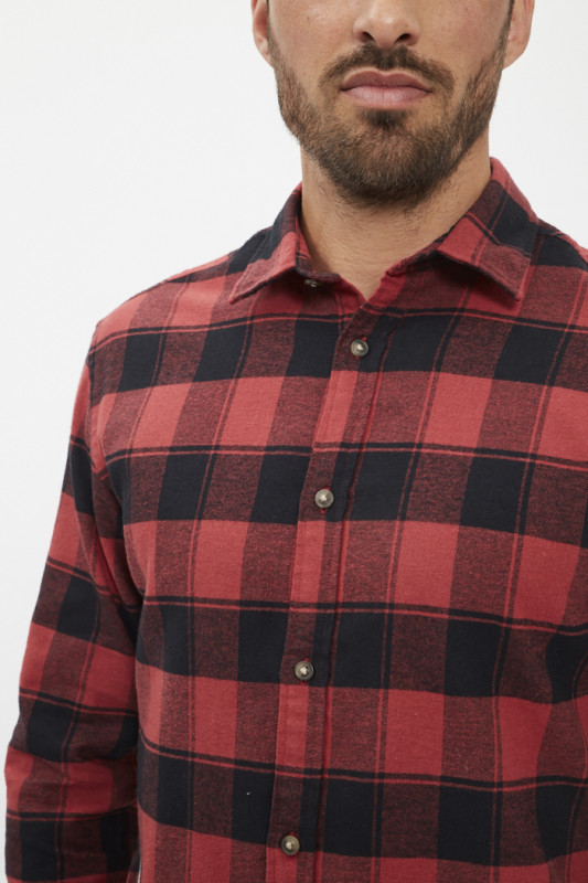 Chemise Buffalo à carreaux rouge et noir col classique