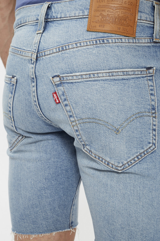 short slim en jeans modèle 412 Levi's homme