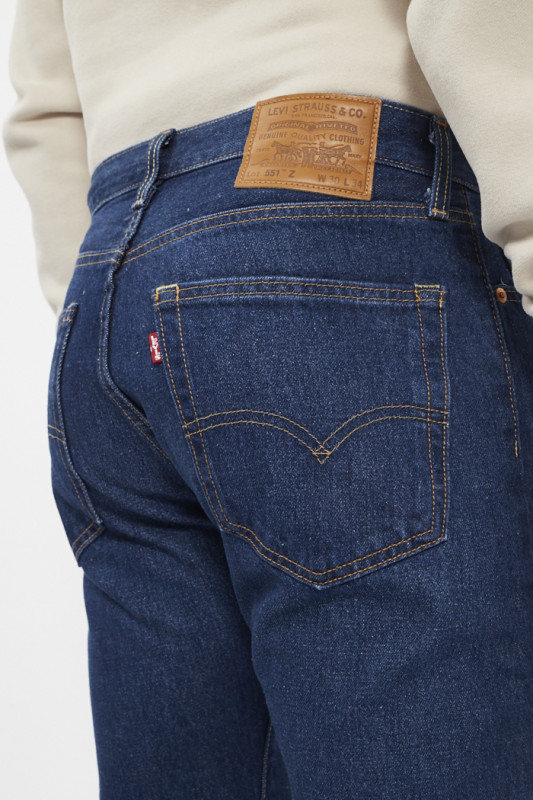 Jeans 551 z authentic straight dark indigo levis coton mélangé