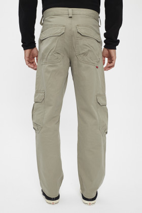 Panlon Stay Loose cargo vetiver