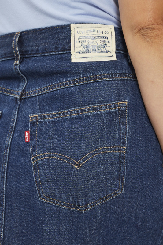 Short Mom bleu denim levi's en coton mélangé