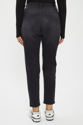 Jeans coupe Mom black denim femme