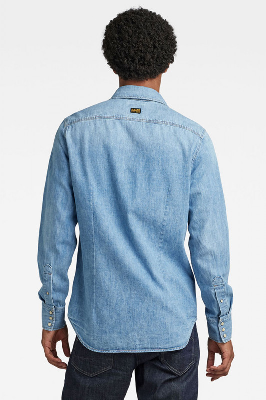 Chemise en jean bleu délavé coupe slim