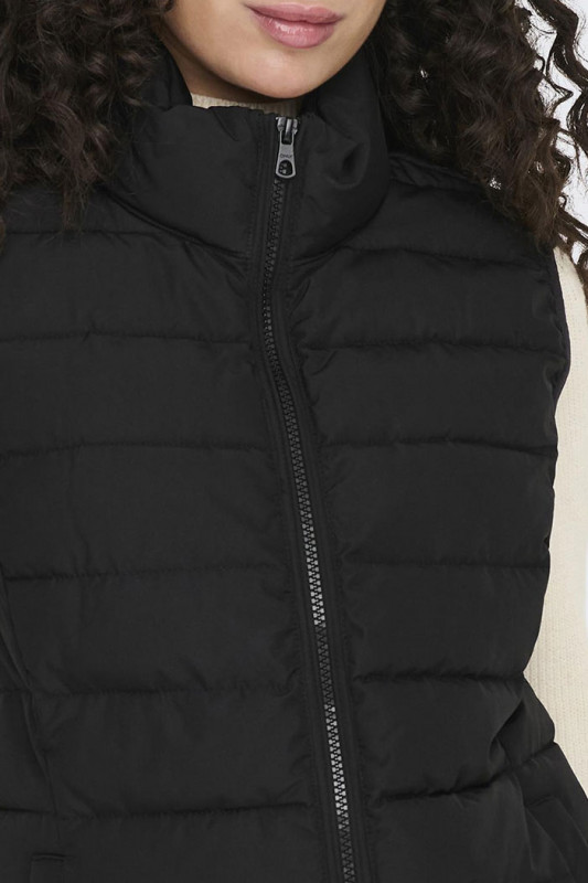 Doudoune sans manche noire zippée femme Only simple et confort