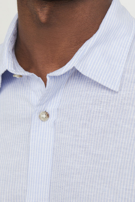 Chemise lin et coton bleu ciel manches longues