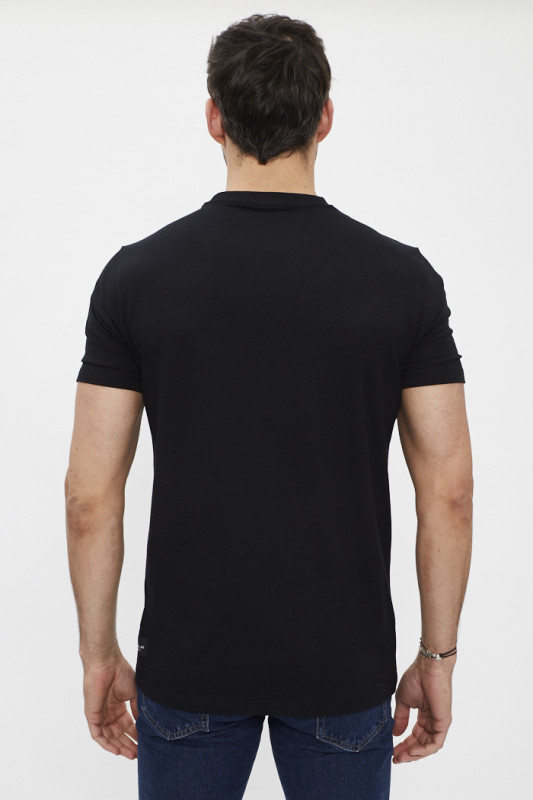 T-shirt slim noir en coton et élasthanne