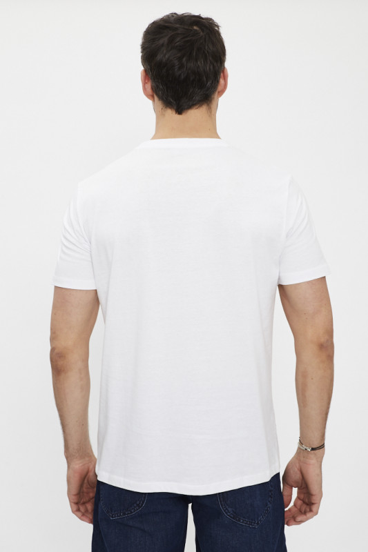 T-shirt blanc avec lettrage imprimé