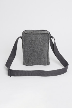 Petite pochette bandoulière en denim gris