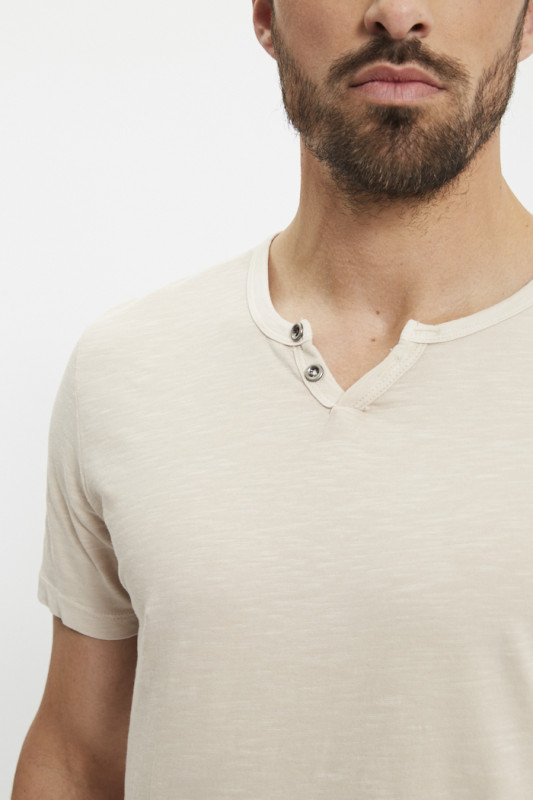 T-shirt Ben beige col deux boutons jack & jones