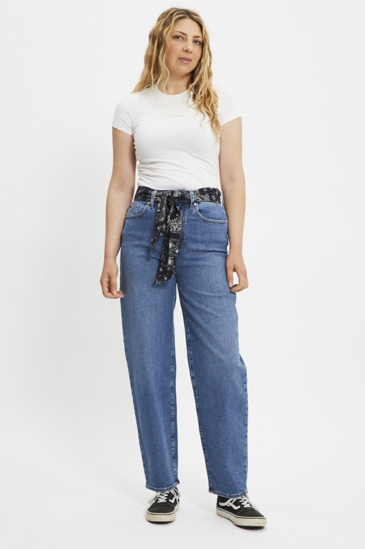 Jean balloon avec ceinture bandana