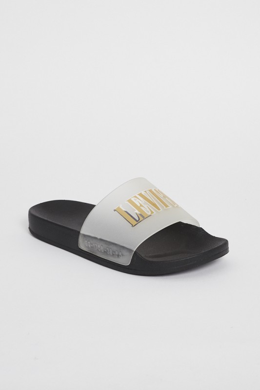 Claquettes transparentes 