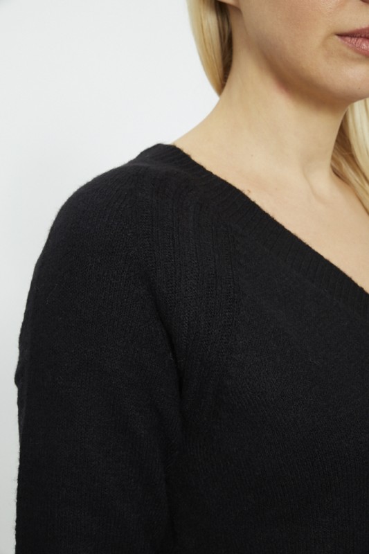 Pull noir col V