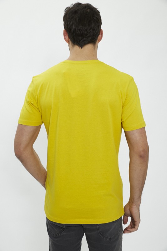 T-shirt jaune