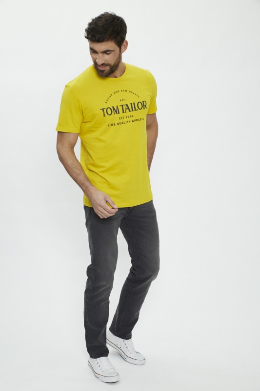 T-shirt jaune