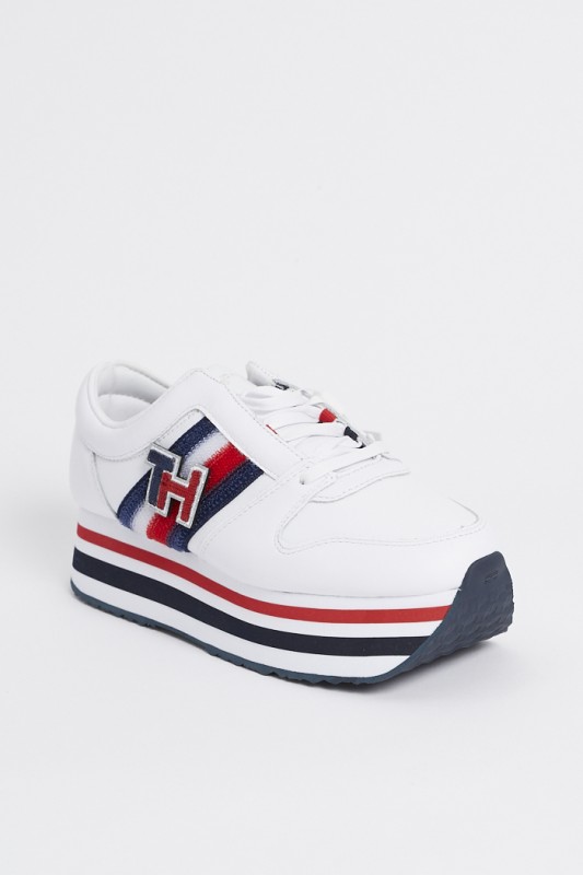 Baskets à plateforme blanches 