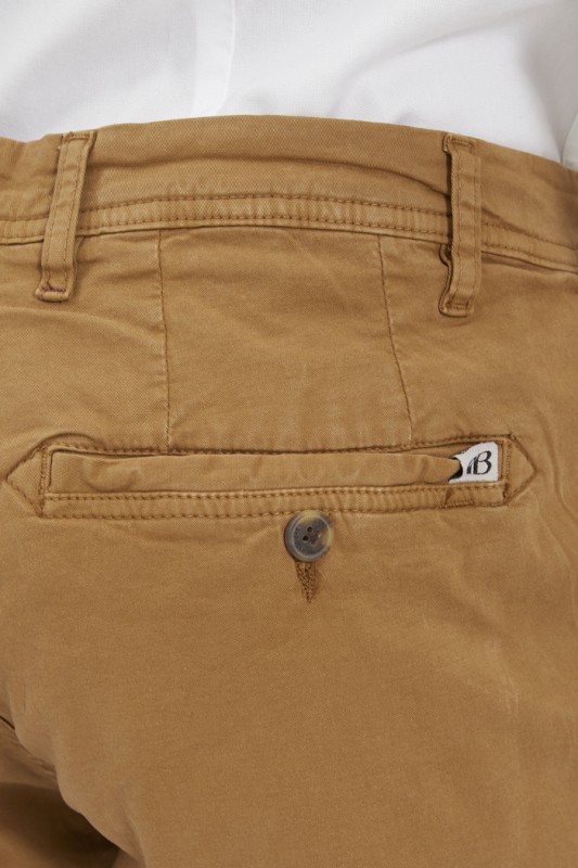 Pantalon chino camel