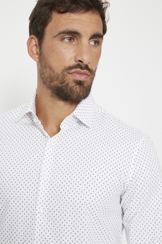 Chemise blanche à motifs