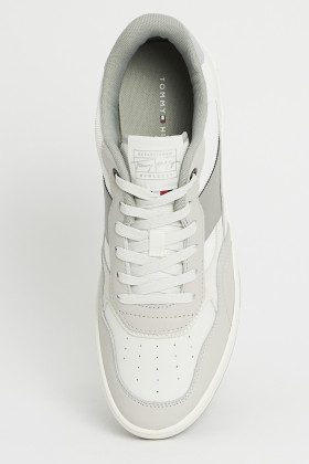 Baskets grises