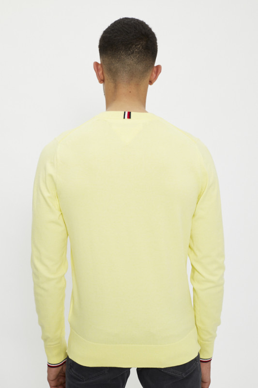 Pull jaune col rond manches longues