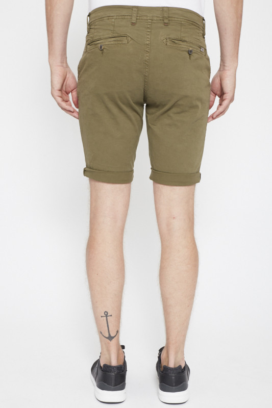 Short chino kaki