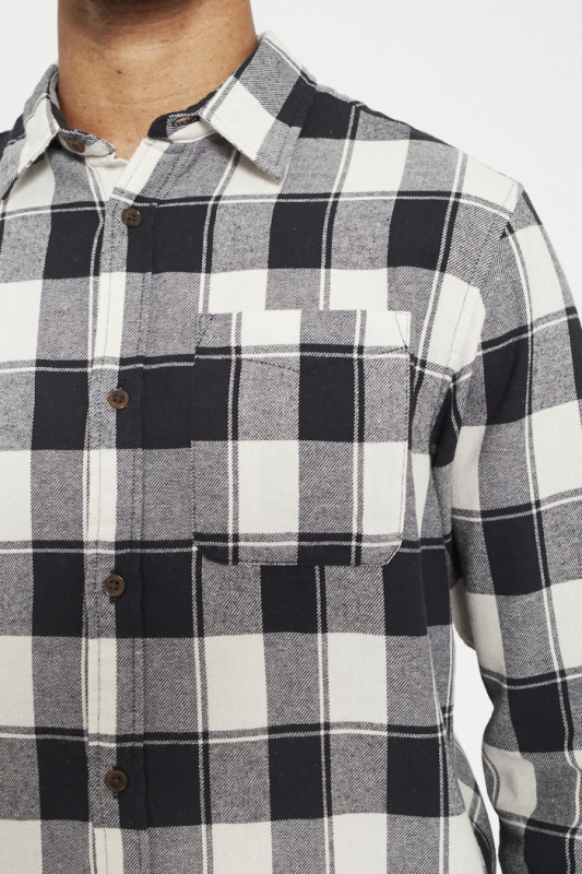 Chemise blanche et noire