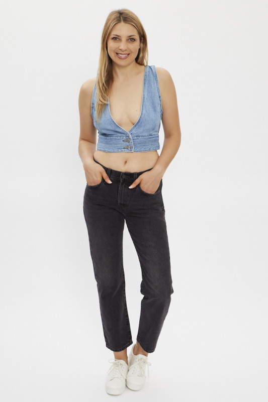 jeans pour femme coupe droite couleur noire 5 poches