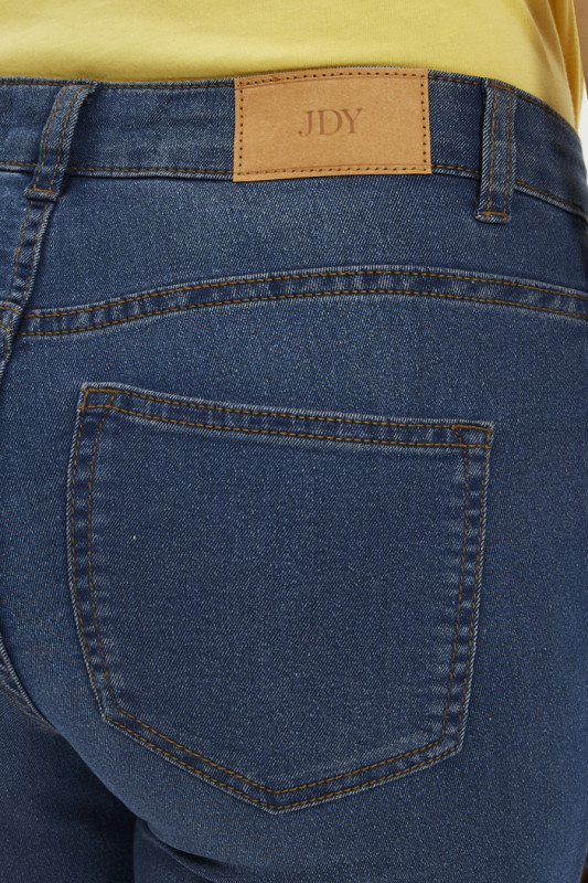 jeans bleu denim Jacqueline de Yong coupe bootcut en coton mélangé