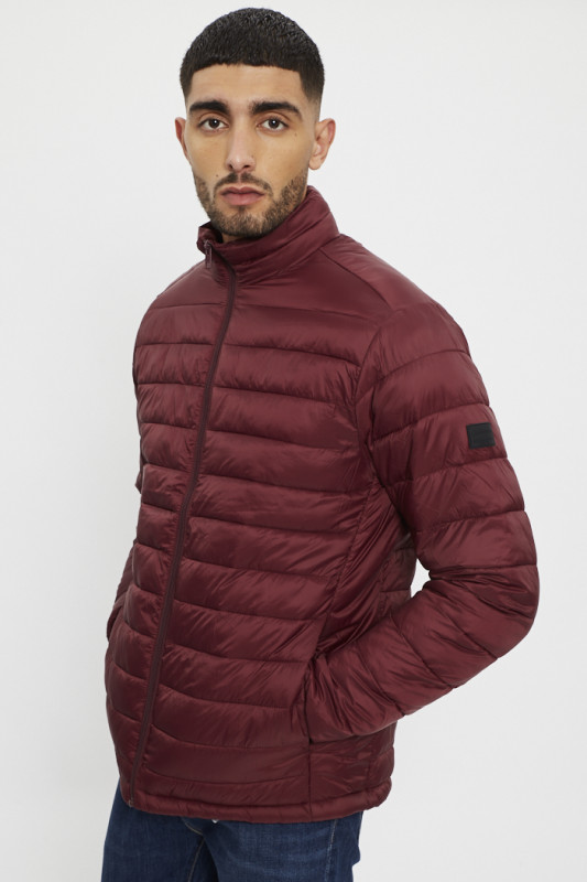 Doudoune matelassée bordeaux coupe droite homme