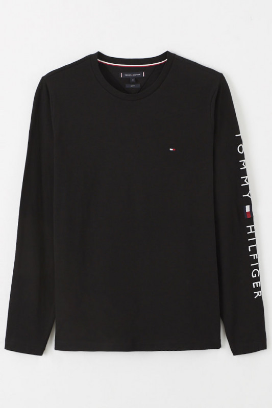 T-shirt manches longues noir coupe ajustée