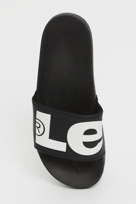 Claquettes noires modèle June Levi's homme