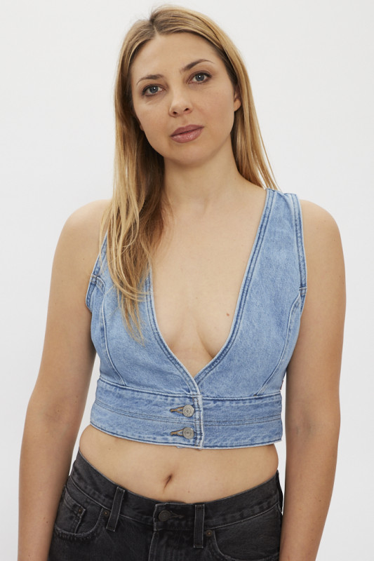 Crop-top Raine de Levi’s en denim indigo stonewash