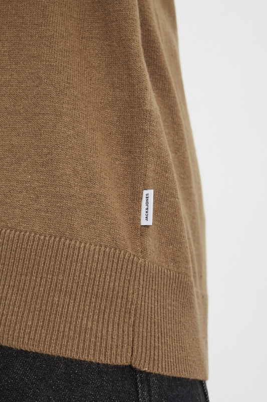 Pull maille col rond couleur camel en coton mélangé